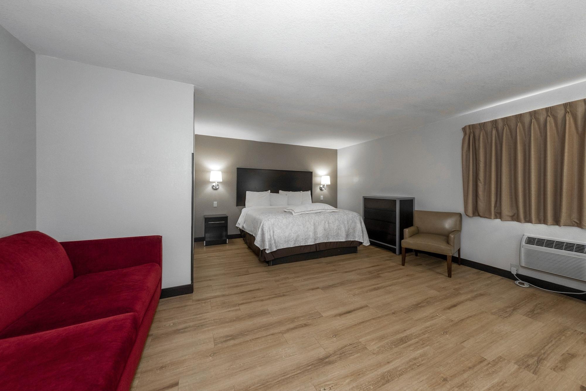Red Roof Inn Plus+ Huntsville Exterior photo